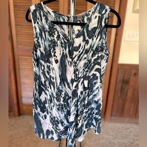 A pea in a pod maternity blouse size medium EUC